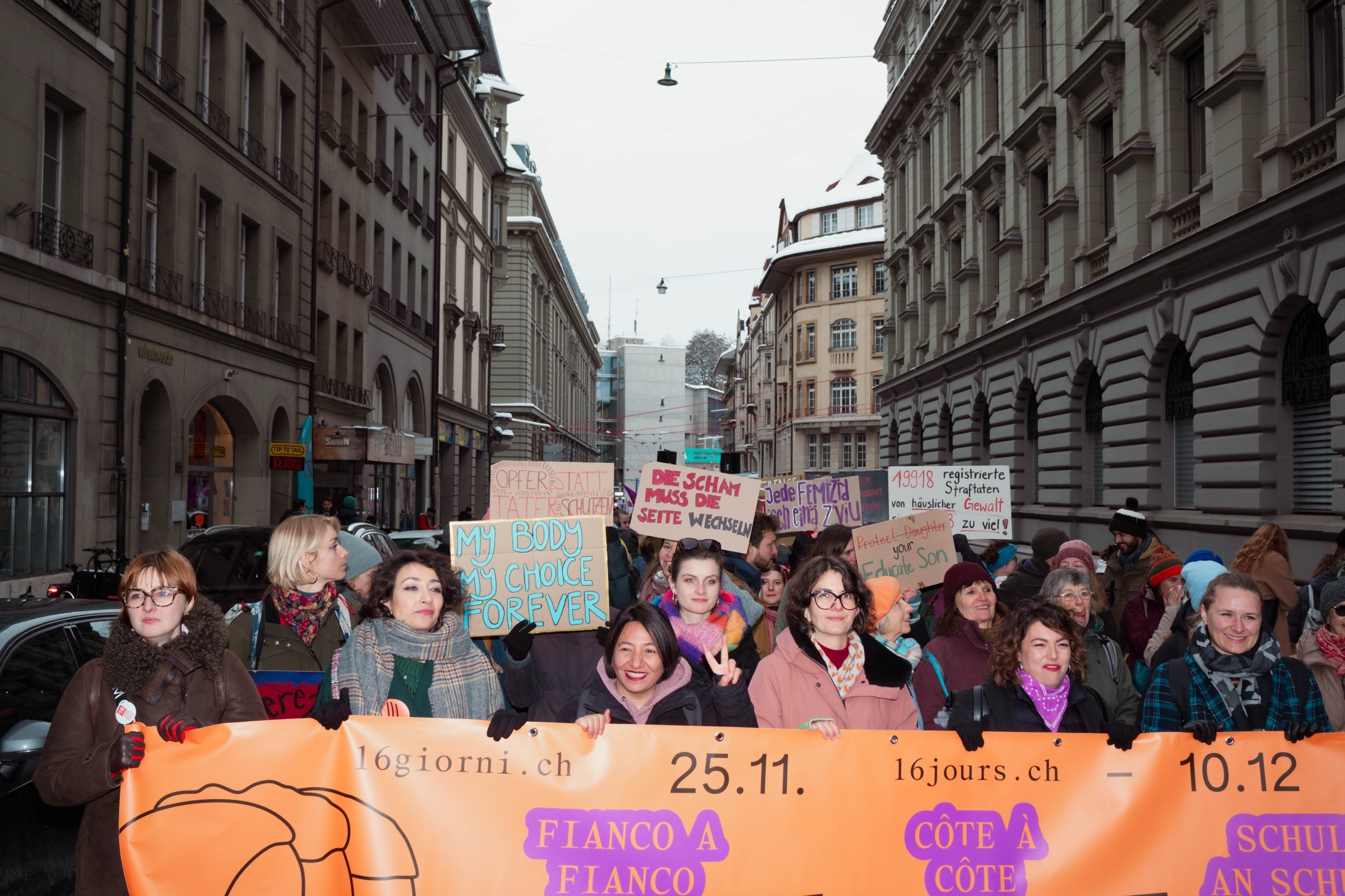 Demonstration der 16 Tage gegen Gewalt an Frauen 2024, organisiert von Frieda.